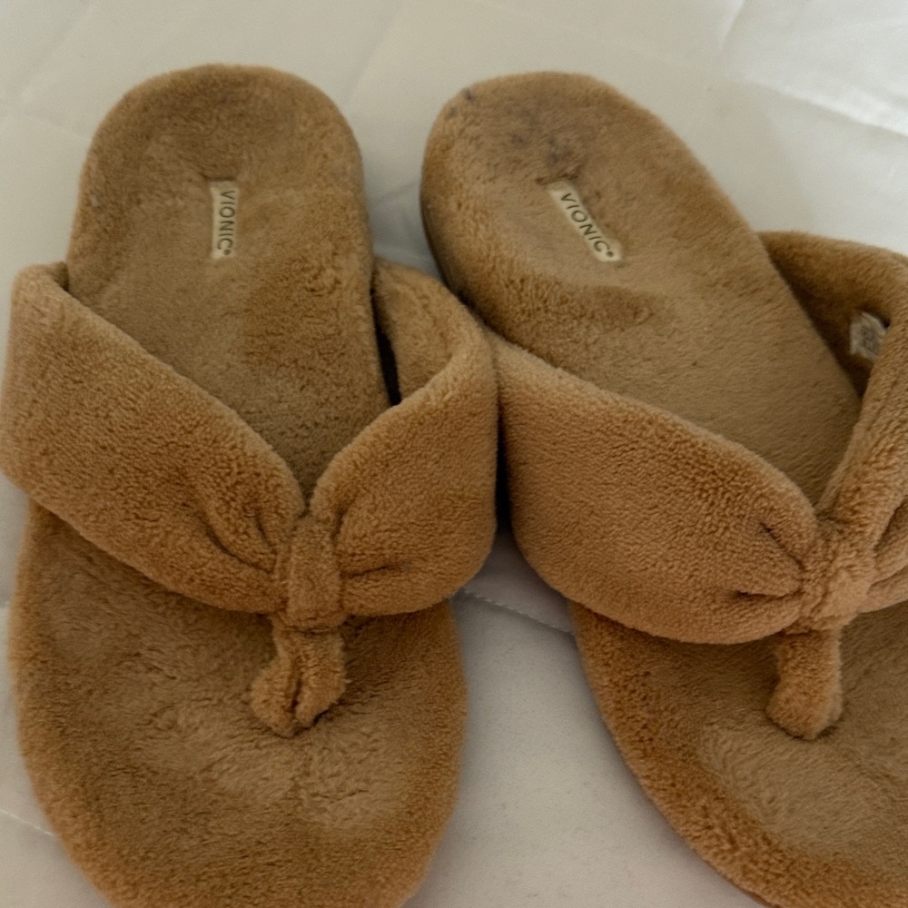 Vionic Cozy Tan Slippers for Women
